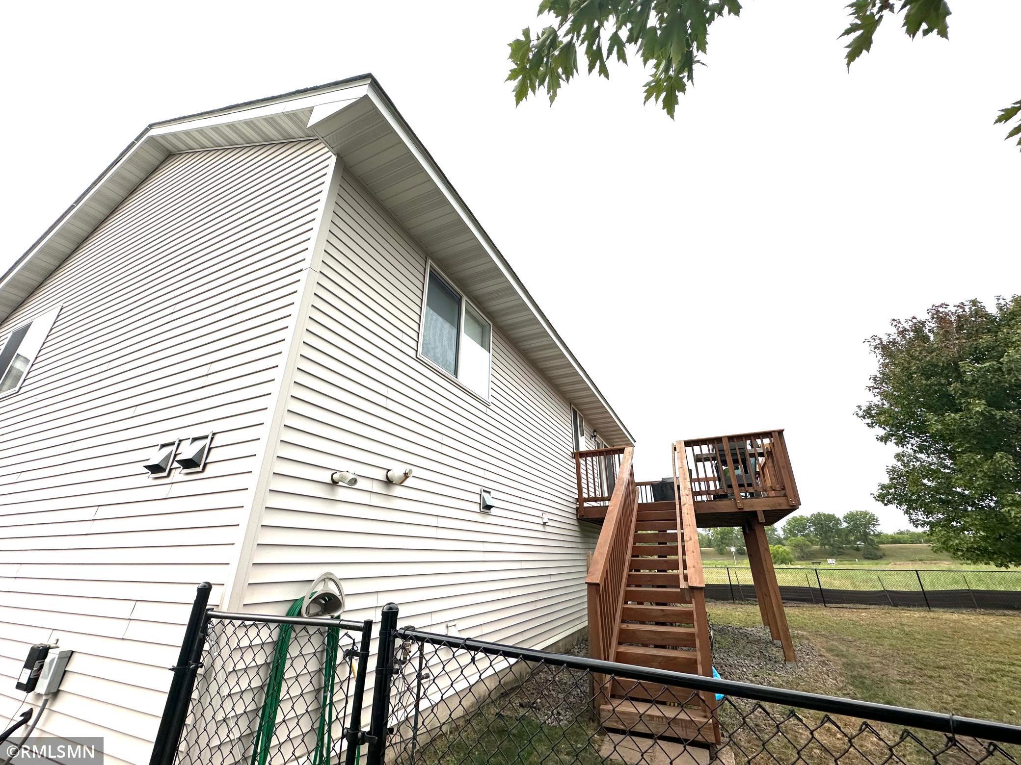1404 Meadow View Drive