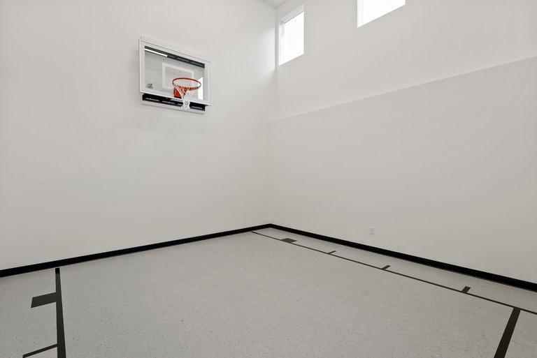 14510 Kingsview Lane N