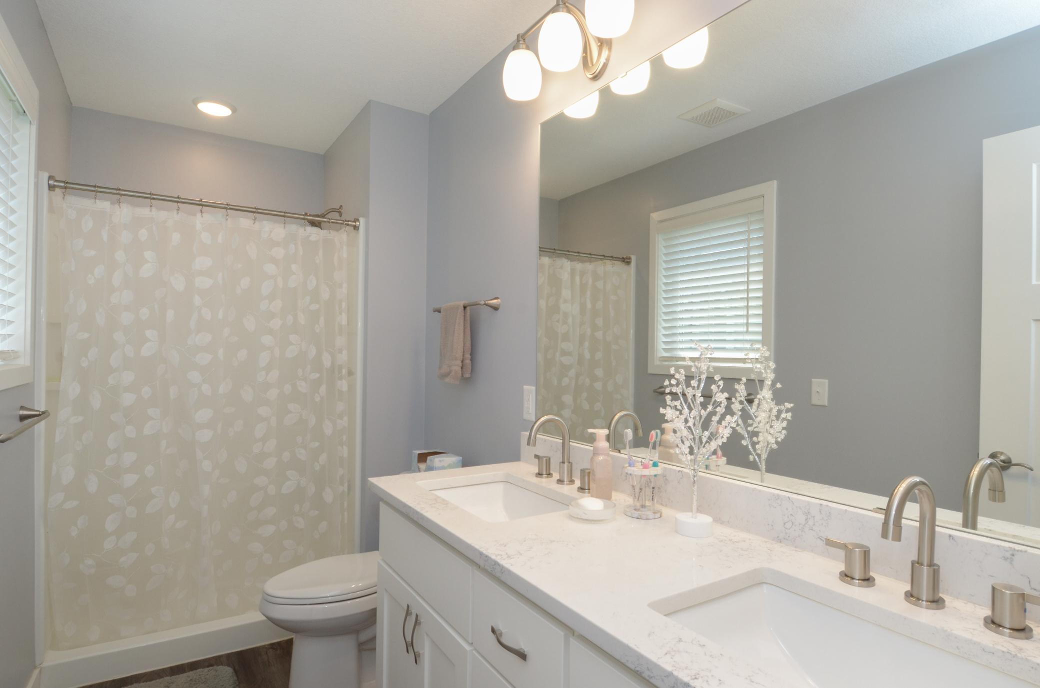 324 Bluebird Drive NW