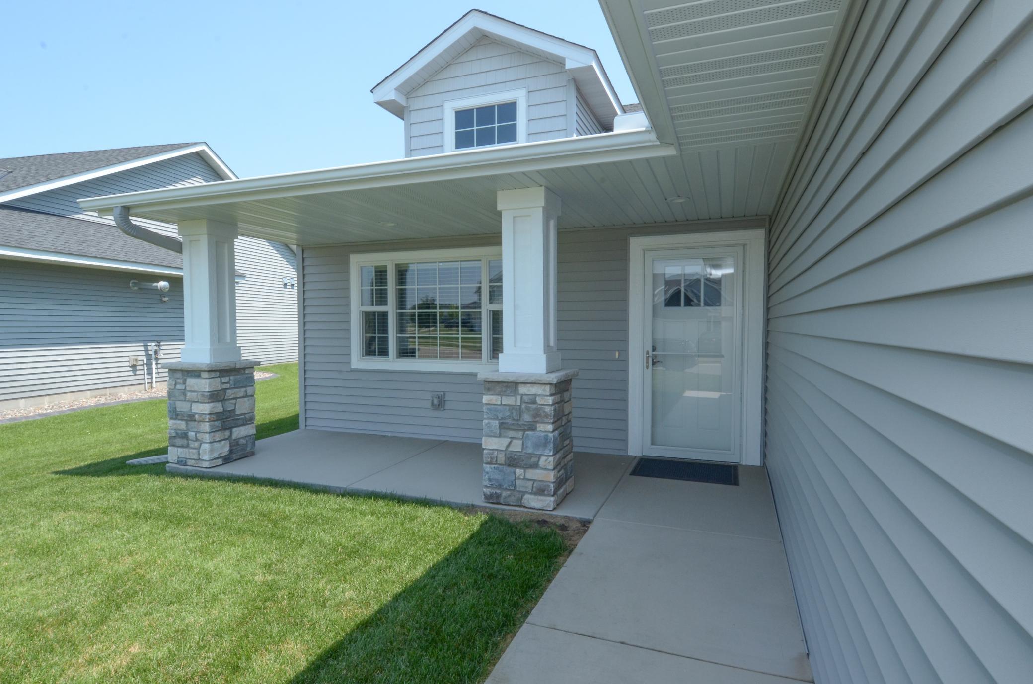 324 Bluebird Drive NW