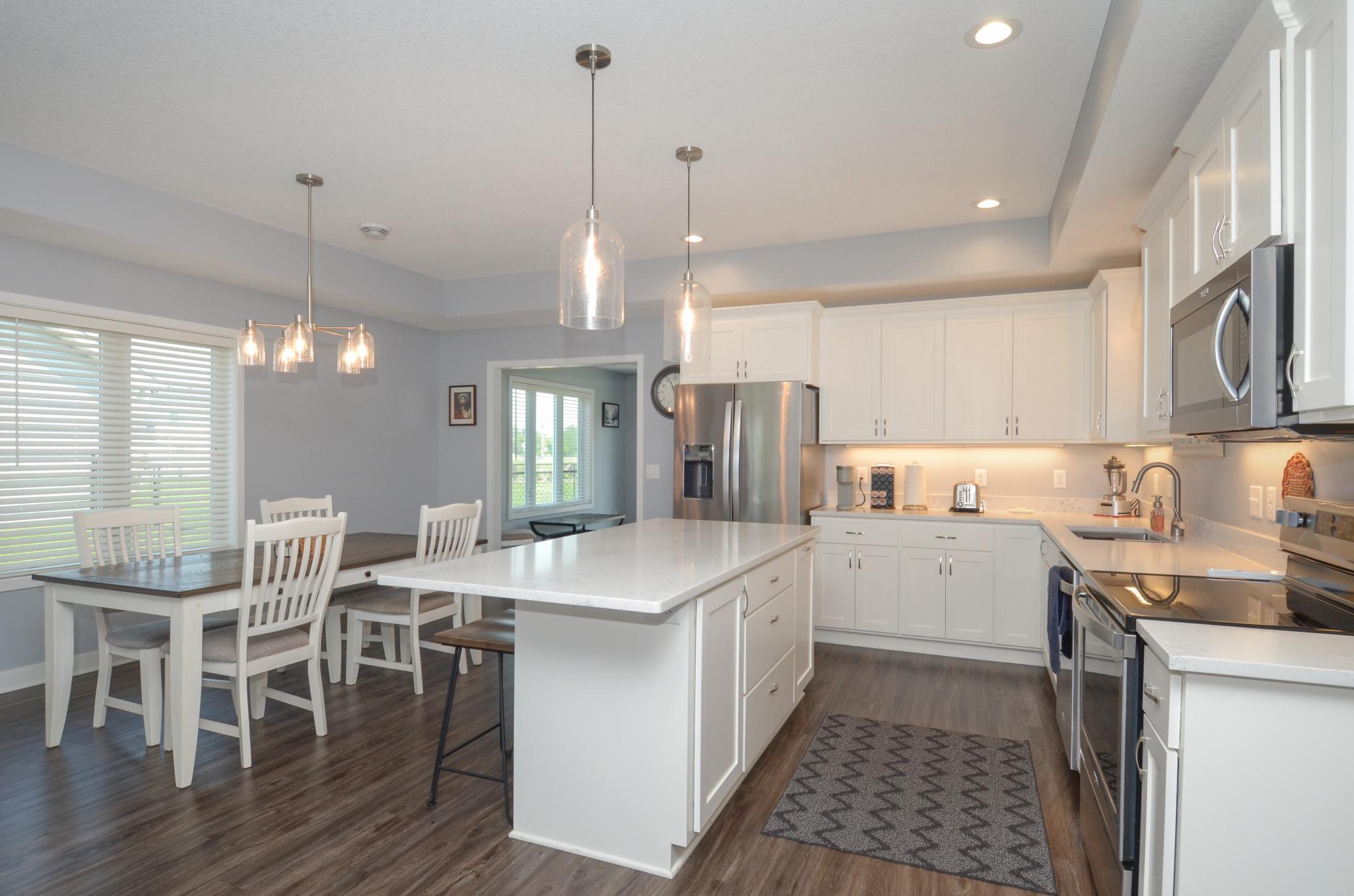 324 Bluebird Drive NW