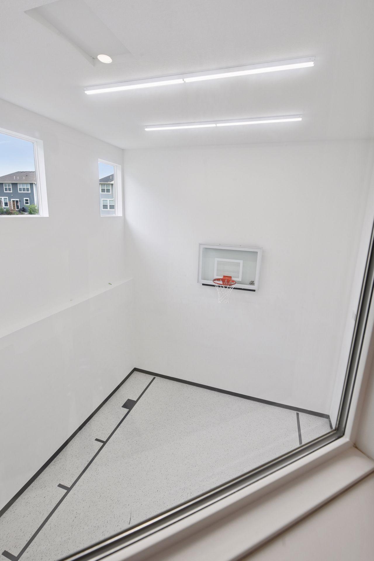 15561 110th Avenue N