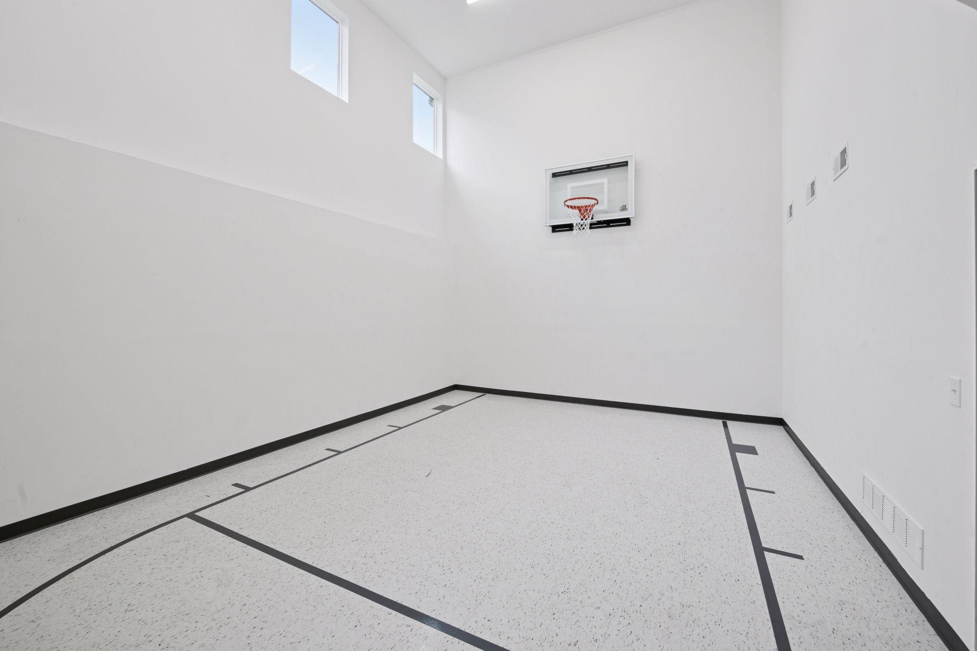 15561 110th Avenue N