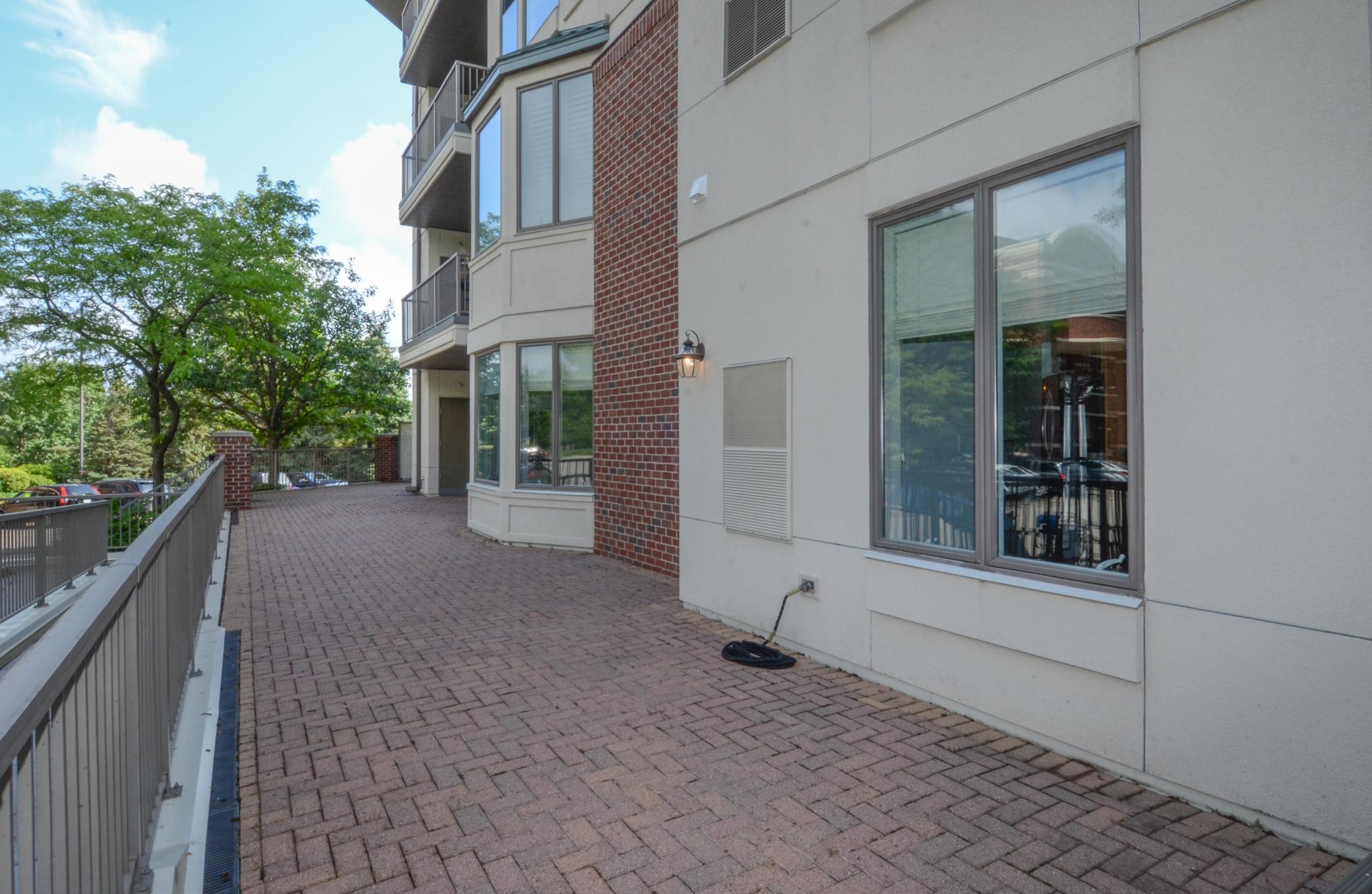 5225 Grandview Square Unit: 114