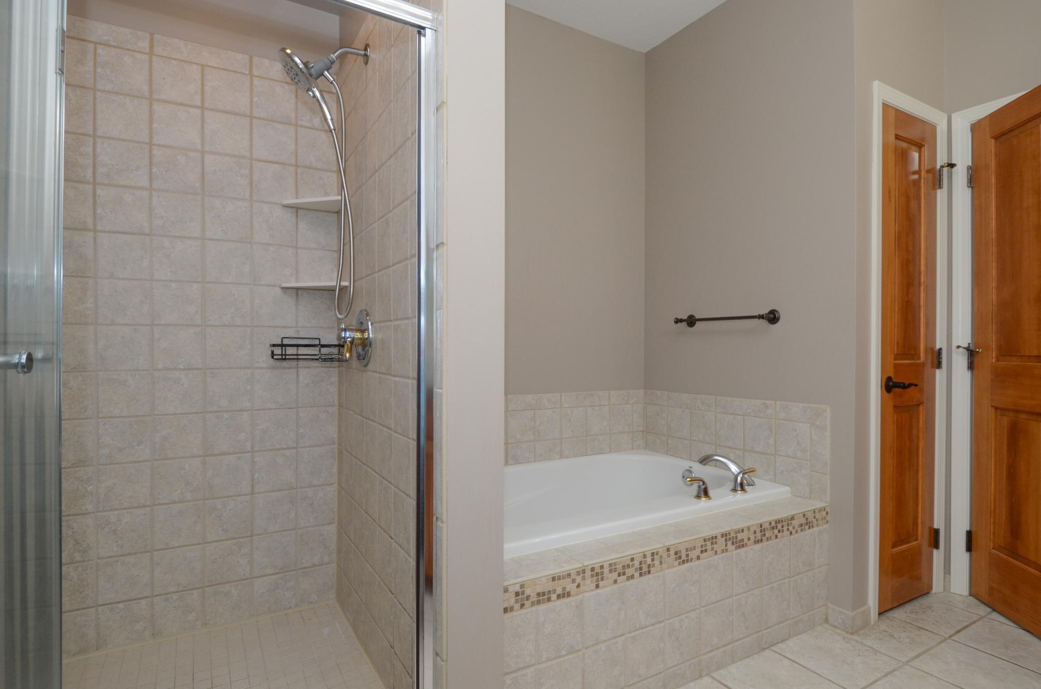 5225 Grandview Square Unit: 114
