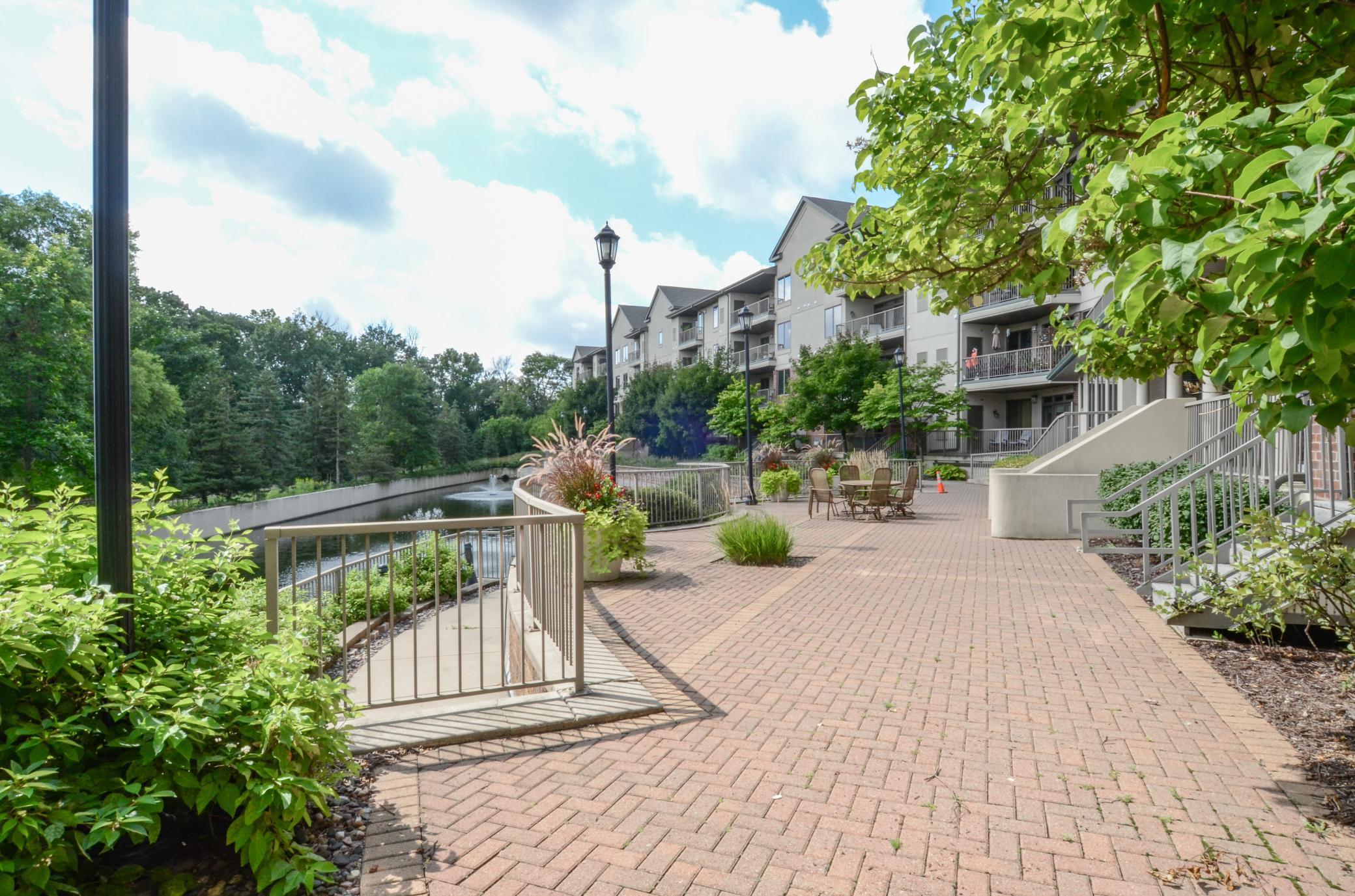 5225 Grandview Square Unit: 114