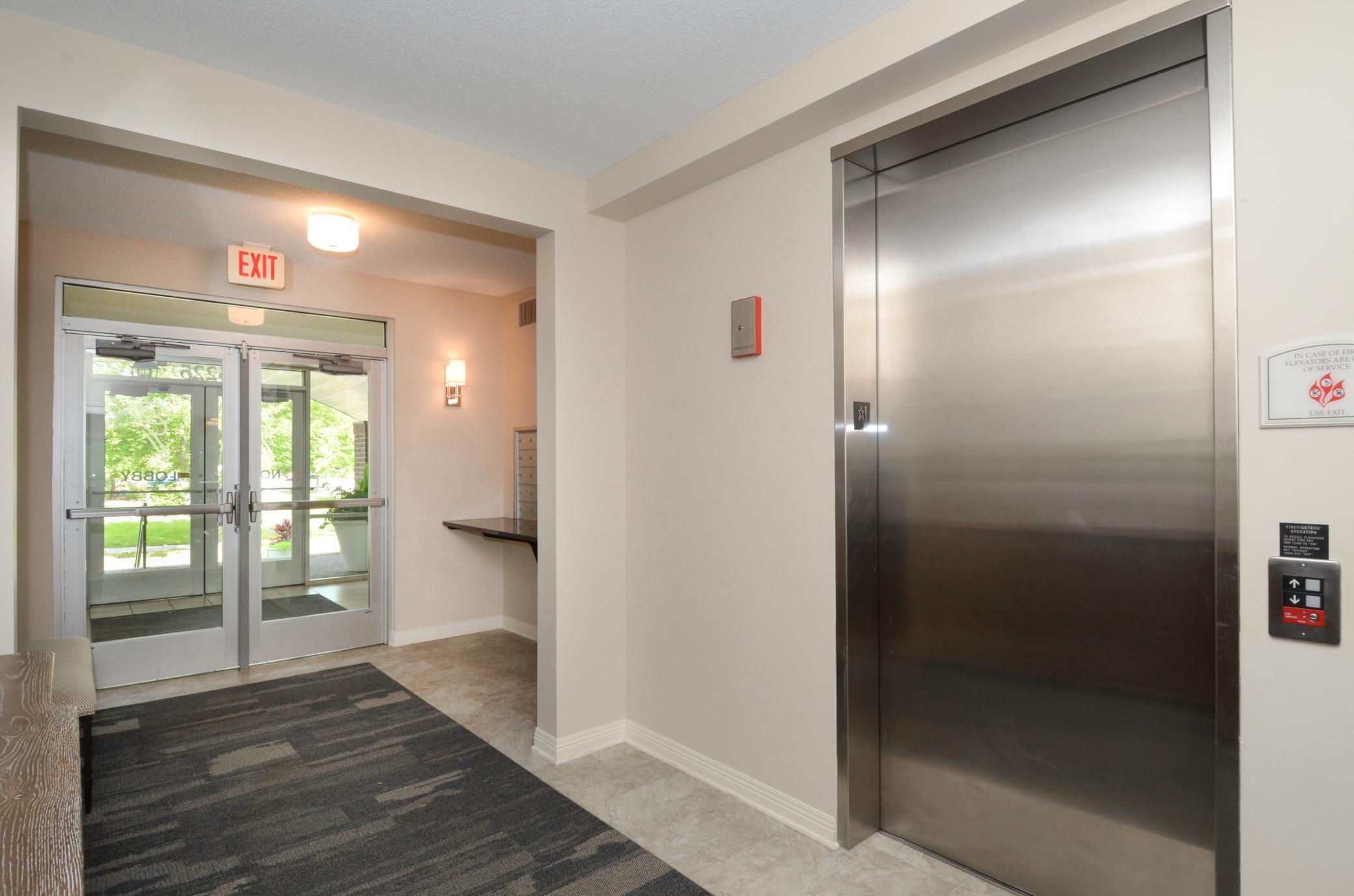 5225 Grandview Square Unit: 114