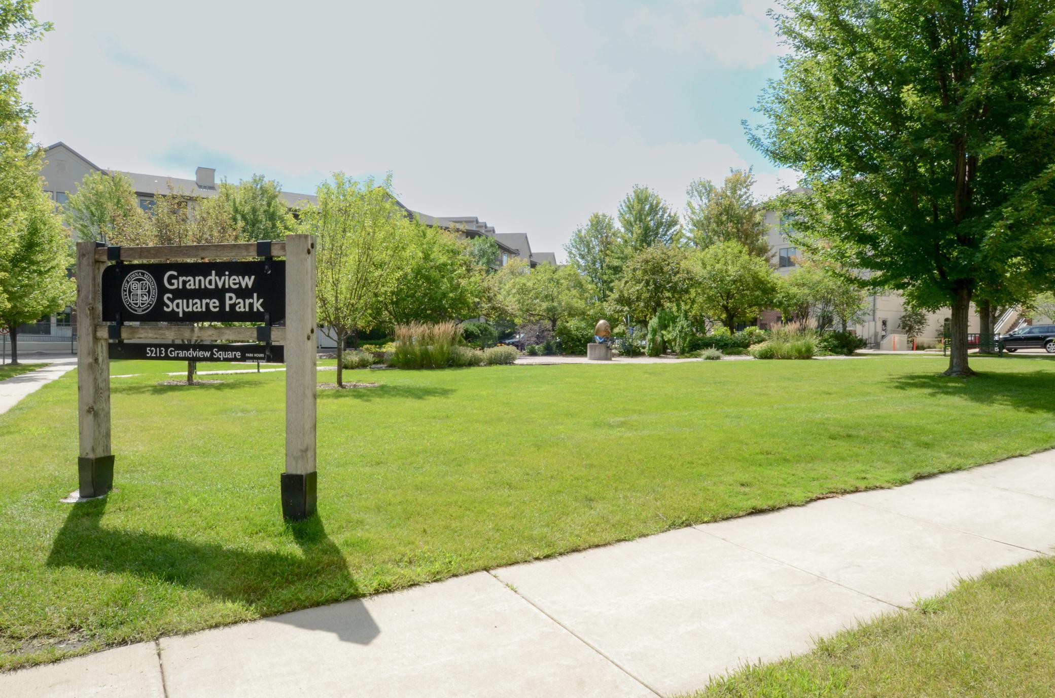 5225 Grandview Square Unit: 114