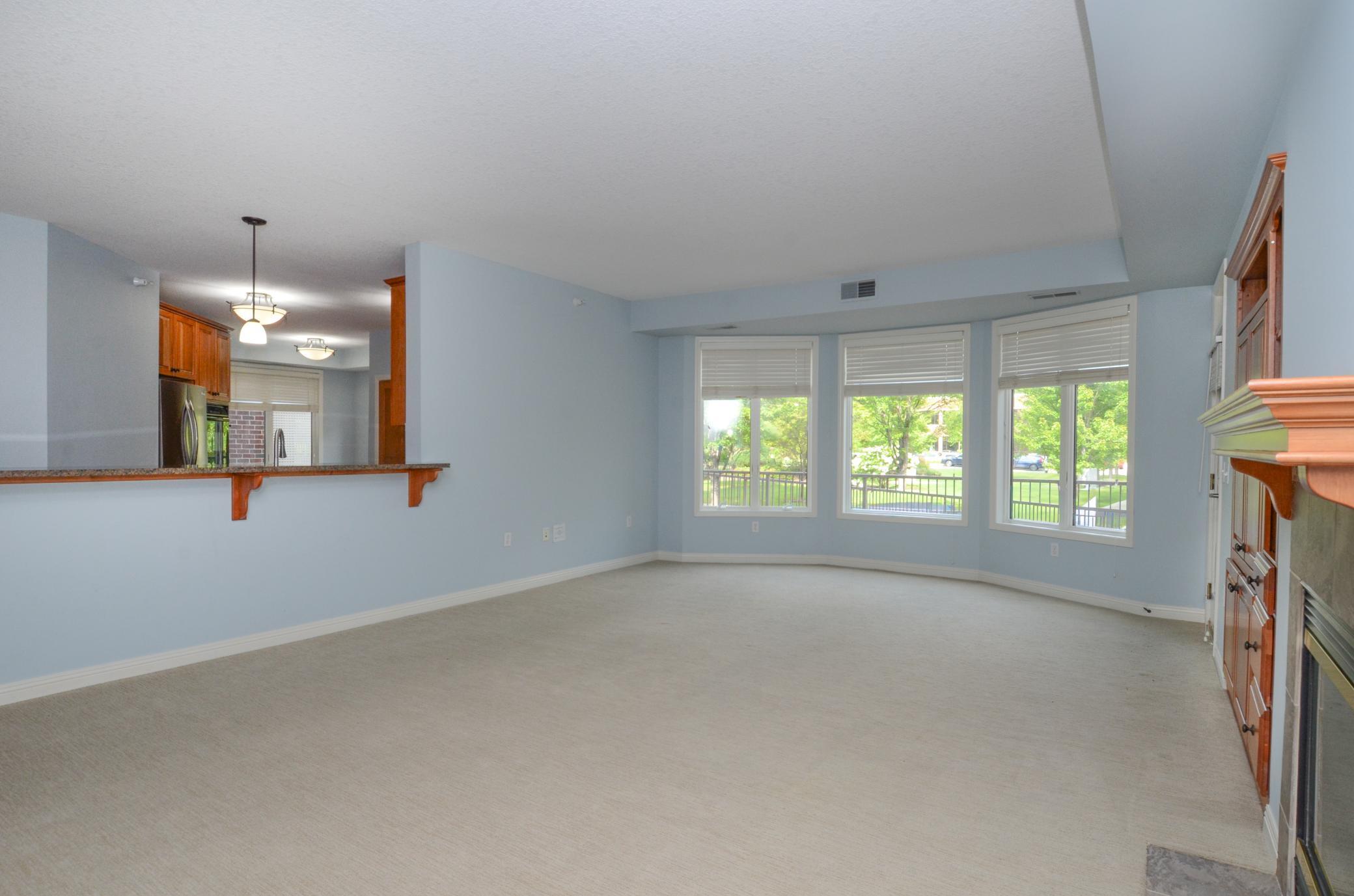 5225 Grandview Square Unit: 114