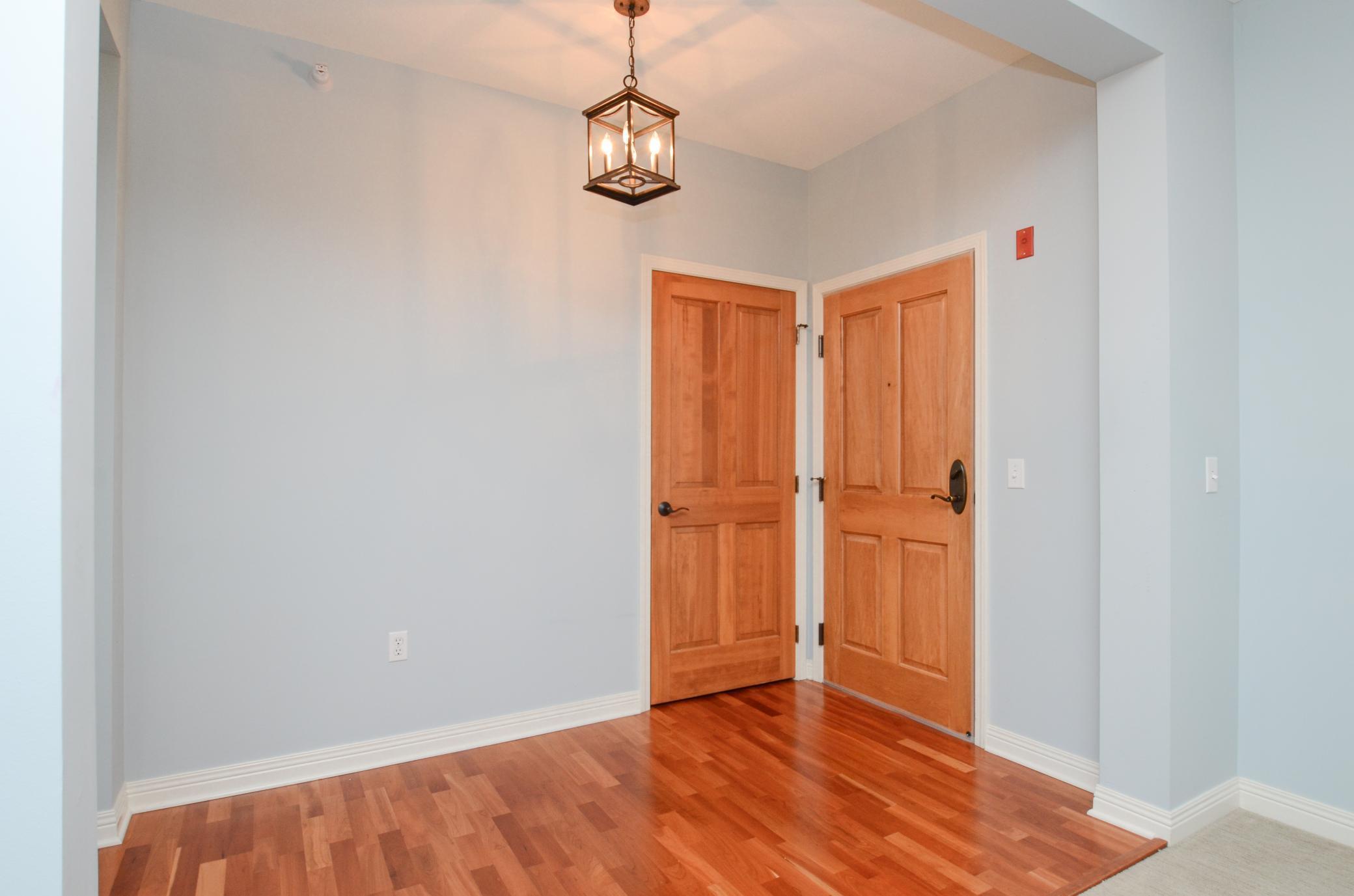 5225 Grandview Square Unit: 114