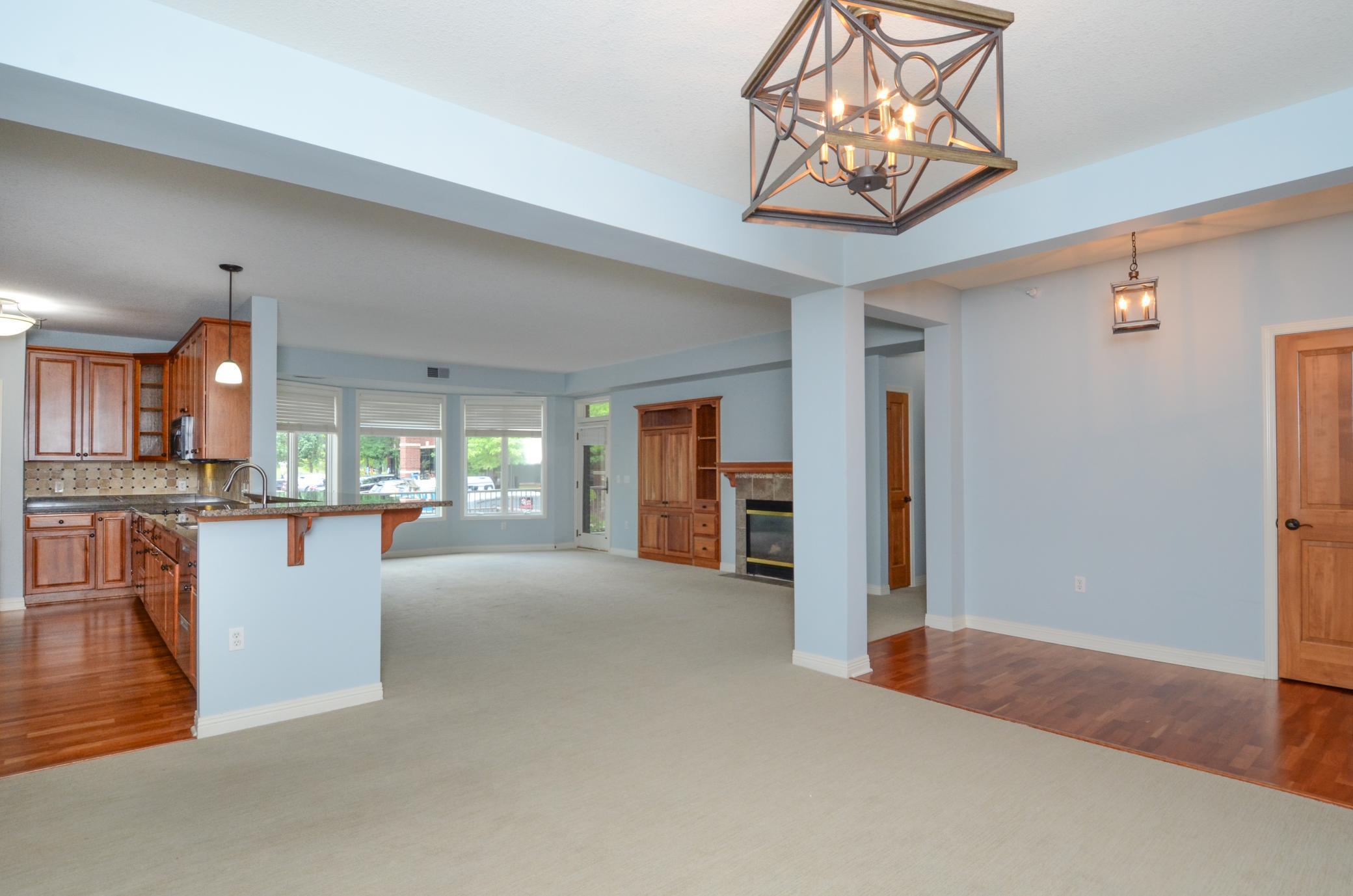 5225 Grandview Square Unit: 114