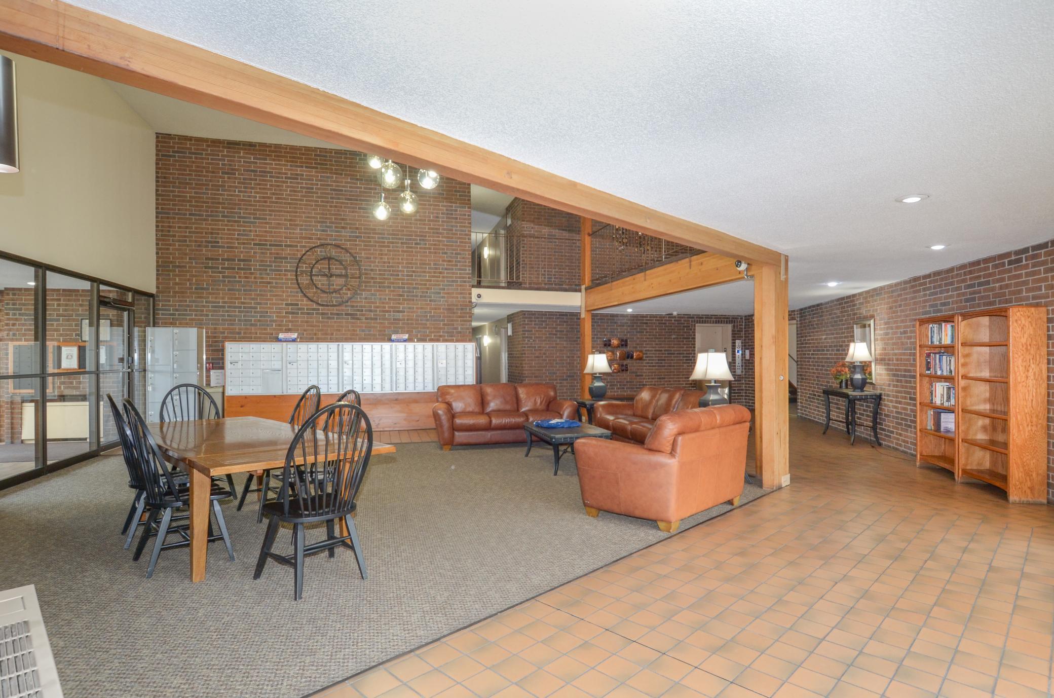 9400 Old Cedar Avenue S Unit: 121