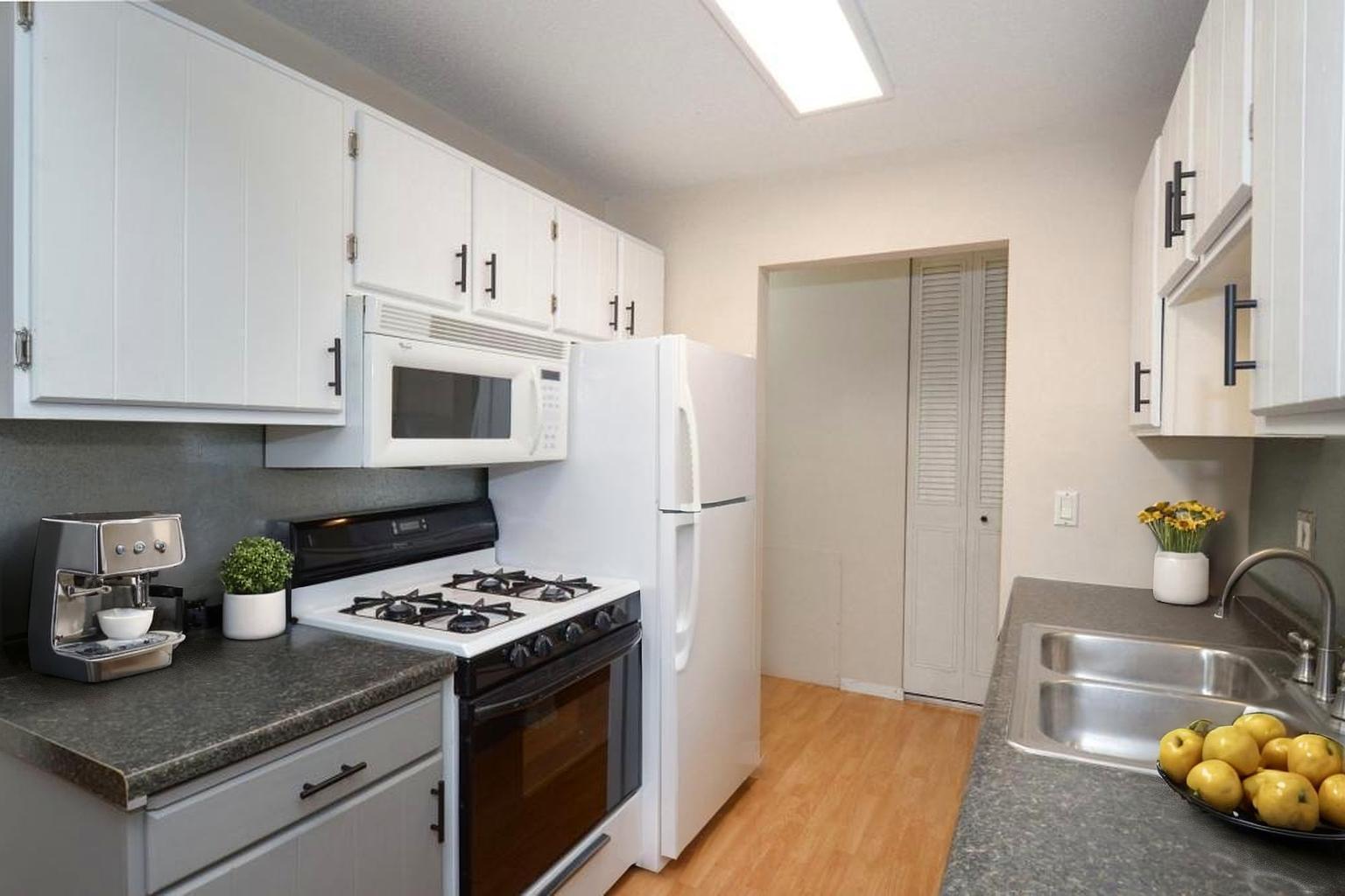 9400 Old Cedar Avenue S Unit: 121