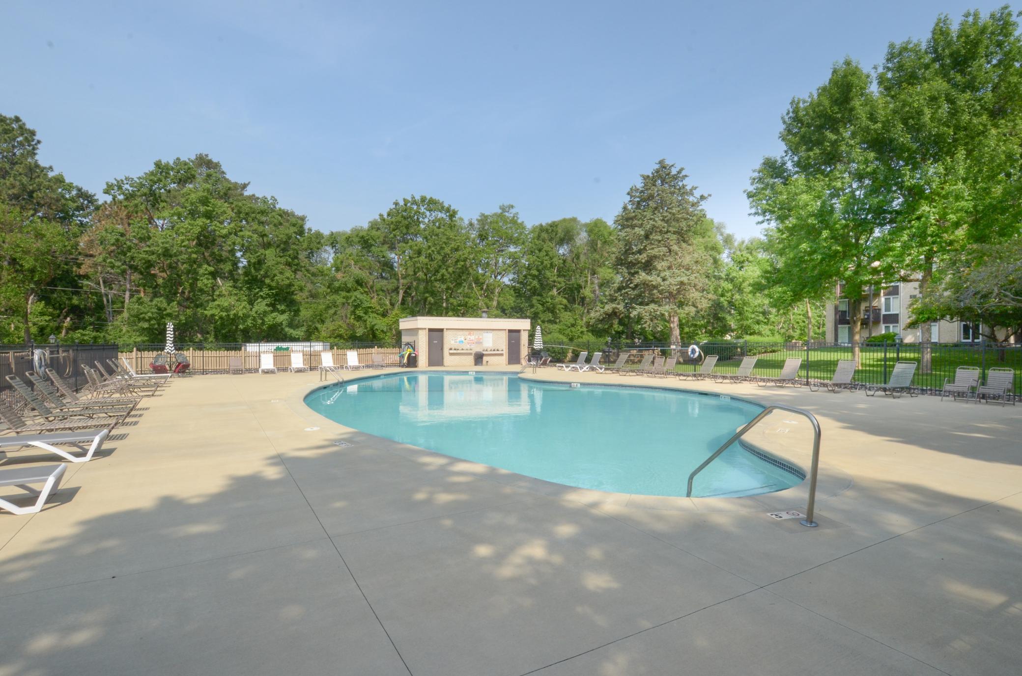 9400 Old Cedar Avenue S Unit: 121