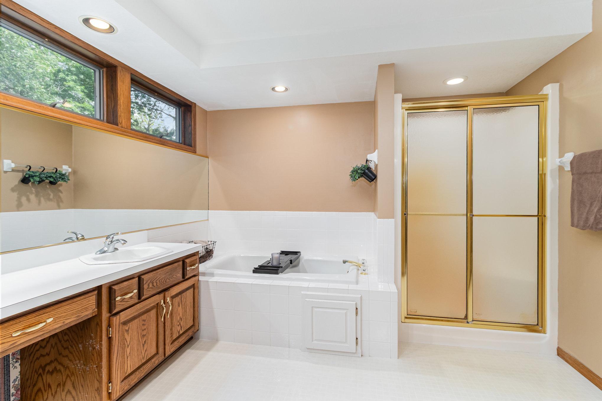 11452 Knollwood Court NE