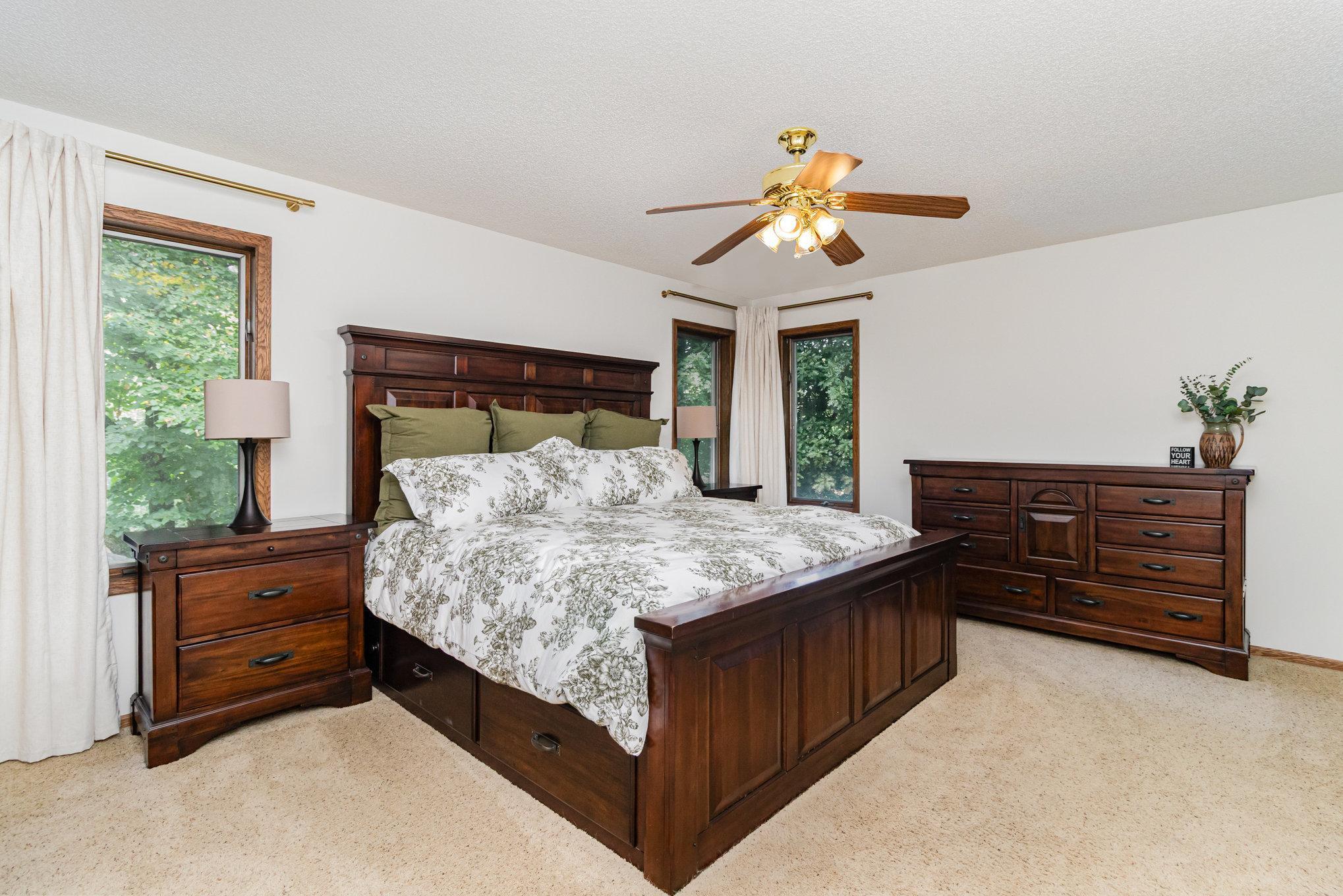 11452 Knollwood Court NE