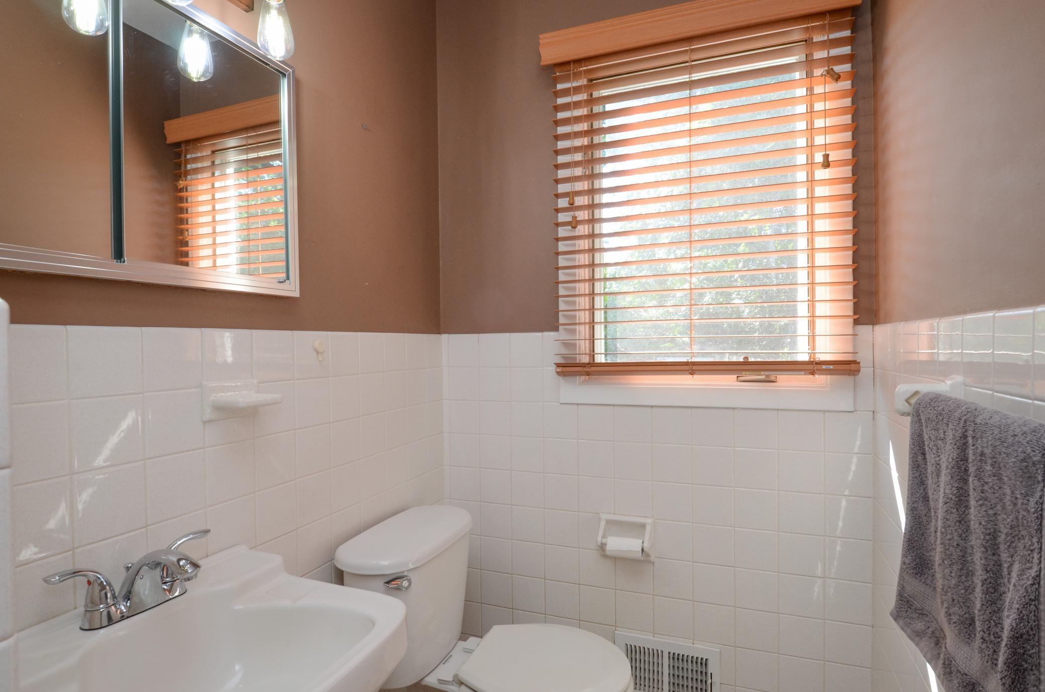 4131 Jersey Avenue N