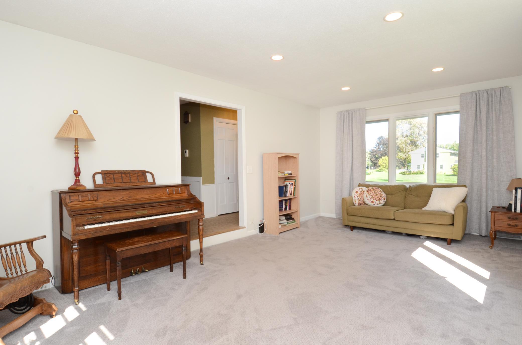 4131 Jersey Avenue N