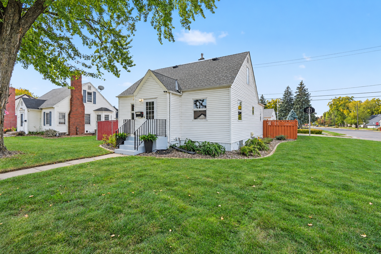 233 5th Avenue NE