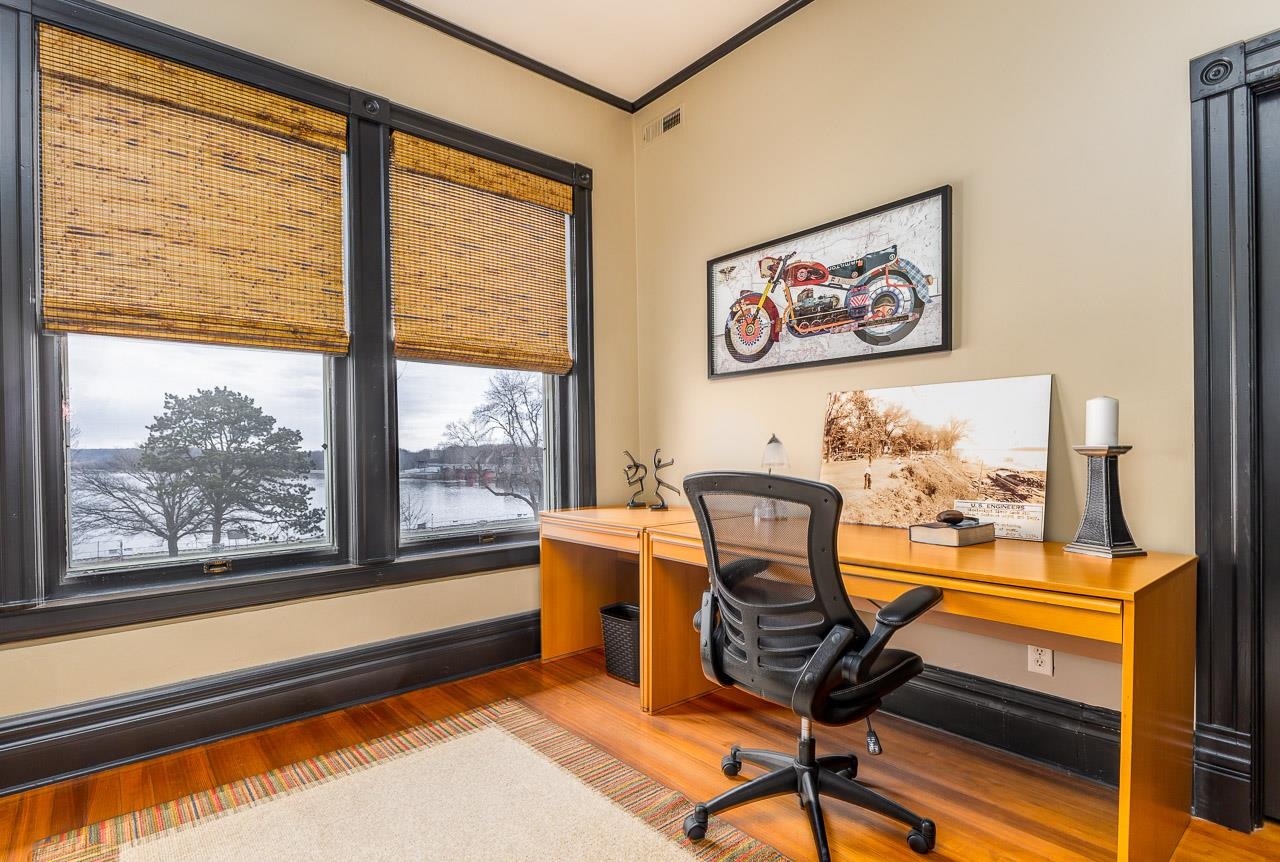 500 N Riverview Street