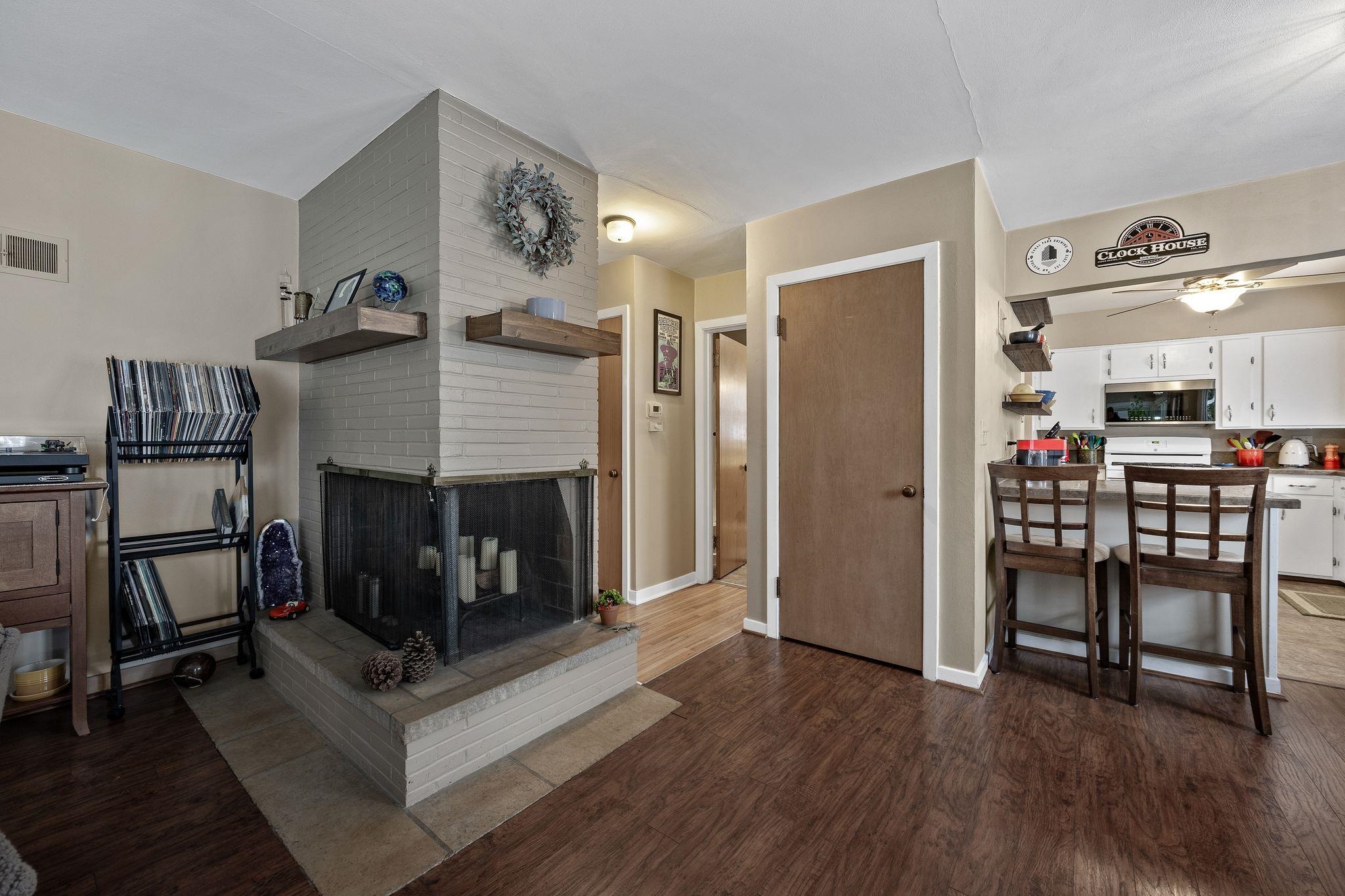 411 Carolina Avenue Unit: 411 Carolina Ave