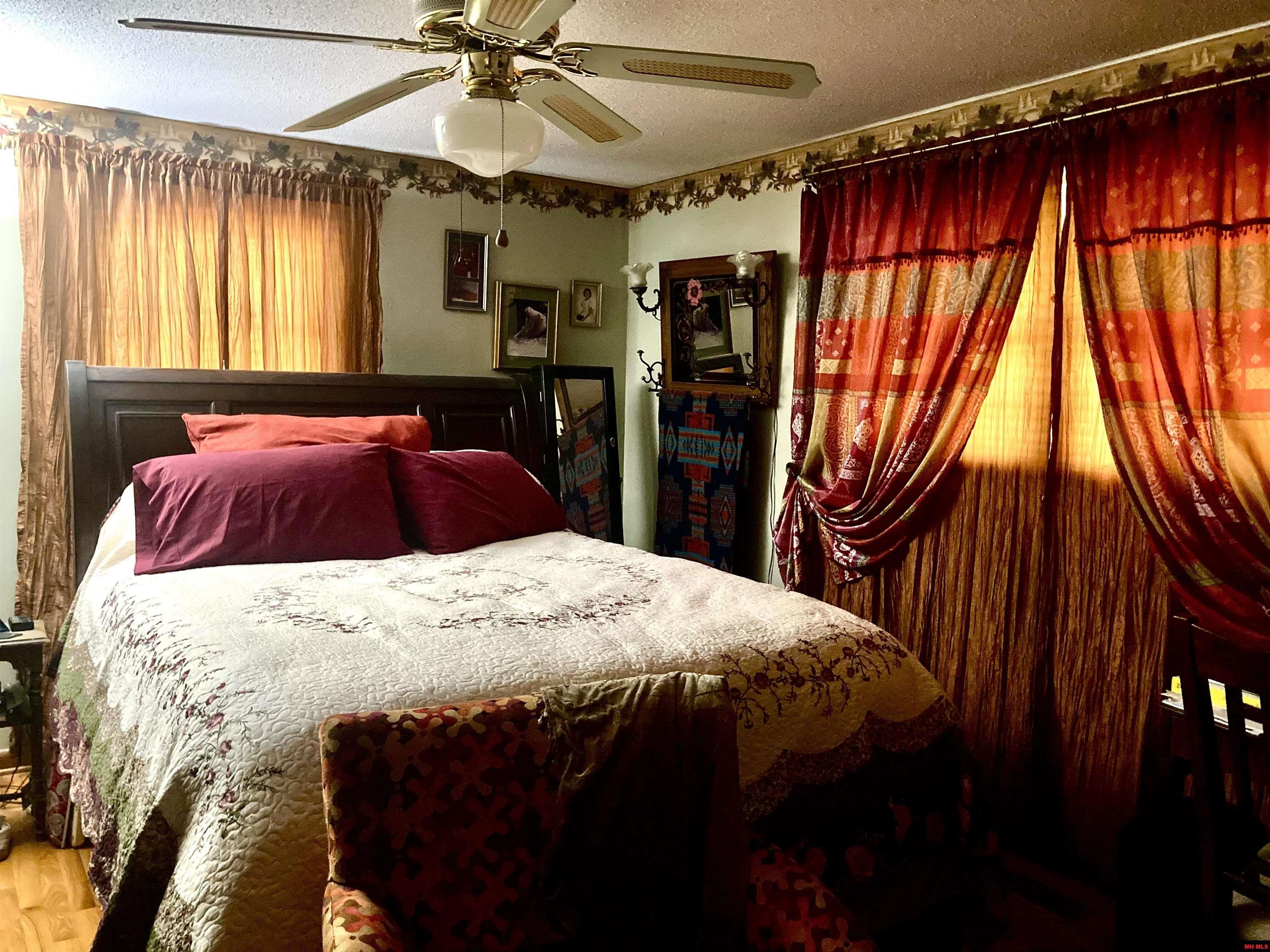 49 WATERFRONT CIRCLE