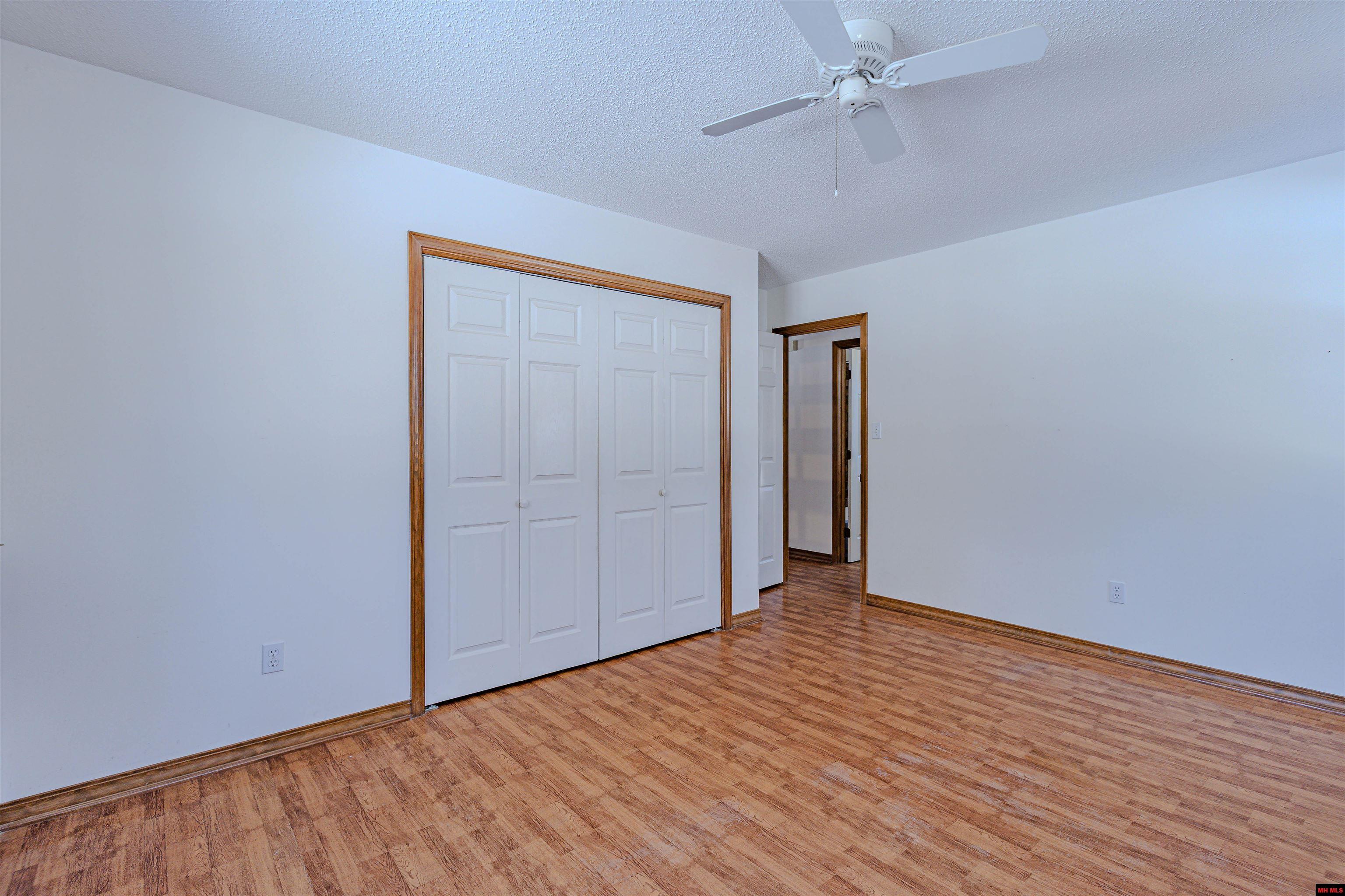 1017 PEACE VALLEY ROAD