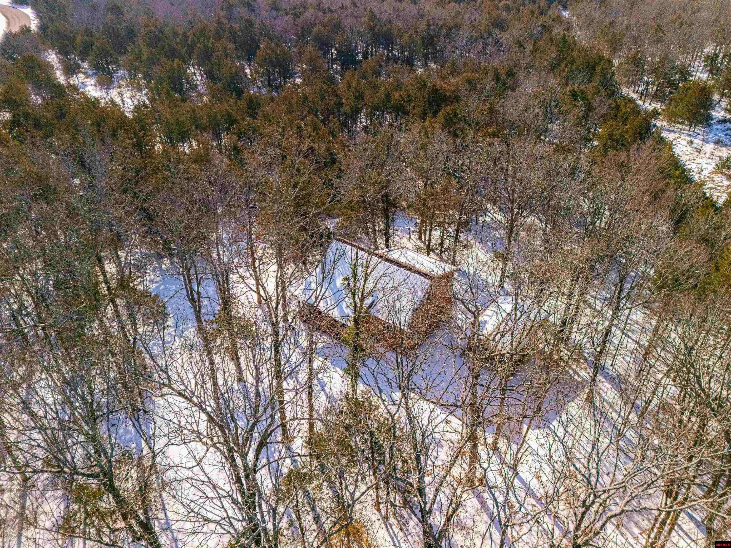 1017 PEACE VALLEY ROAD