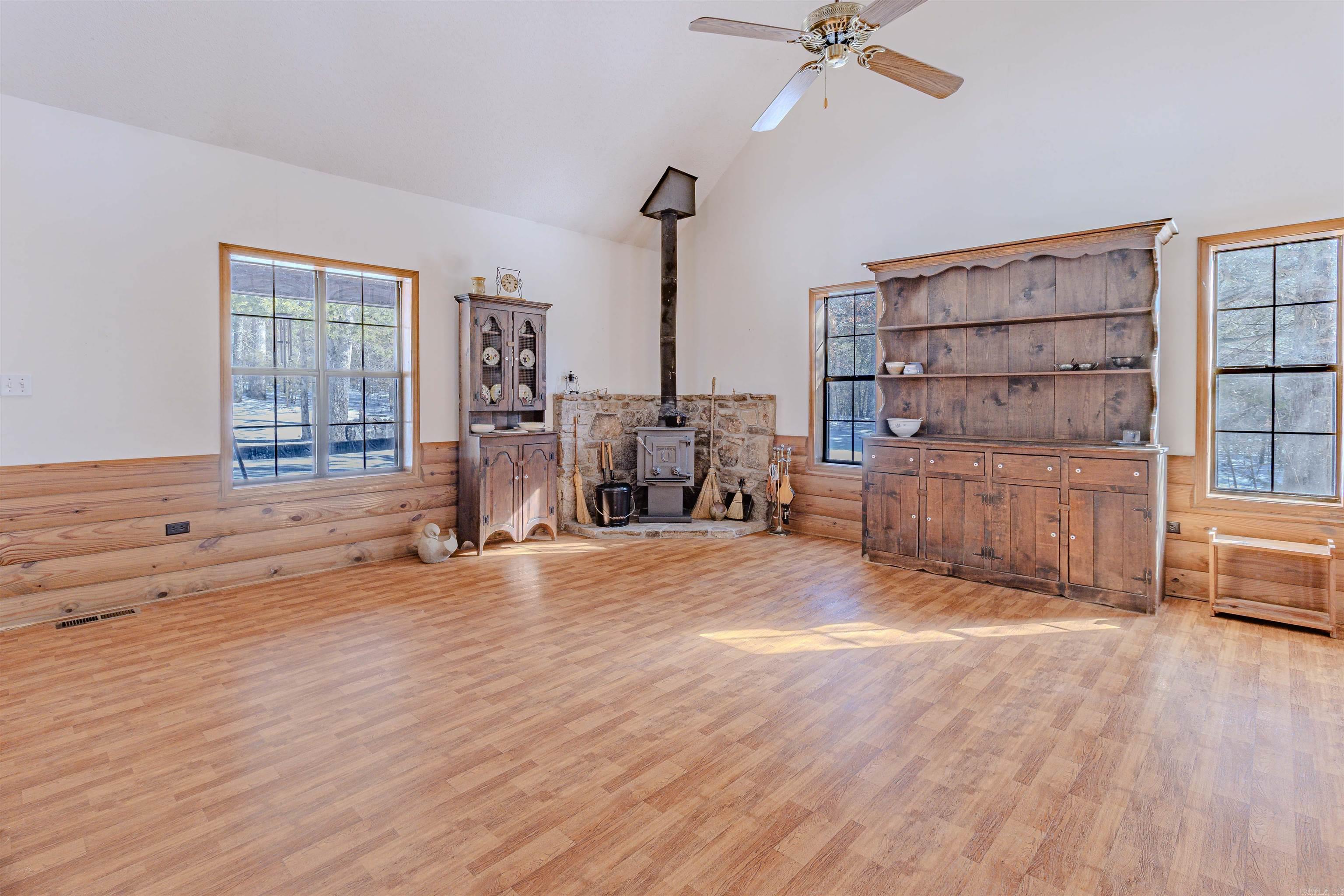 1017 Peace Valley Road Road