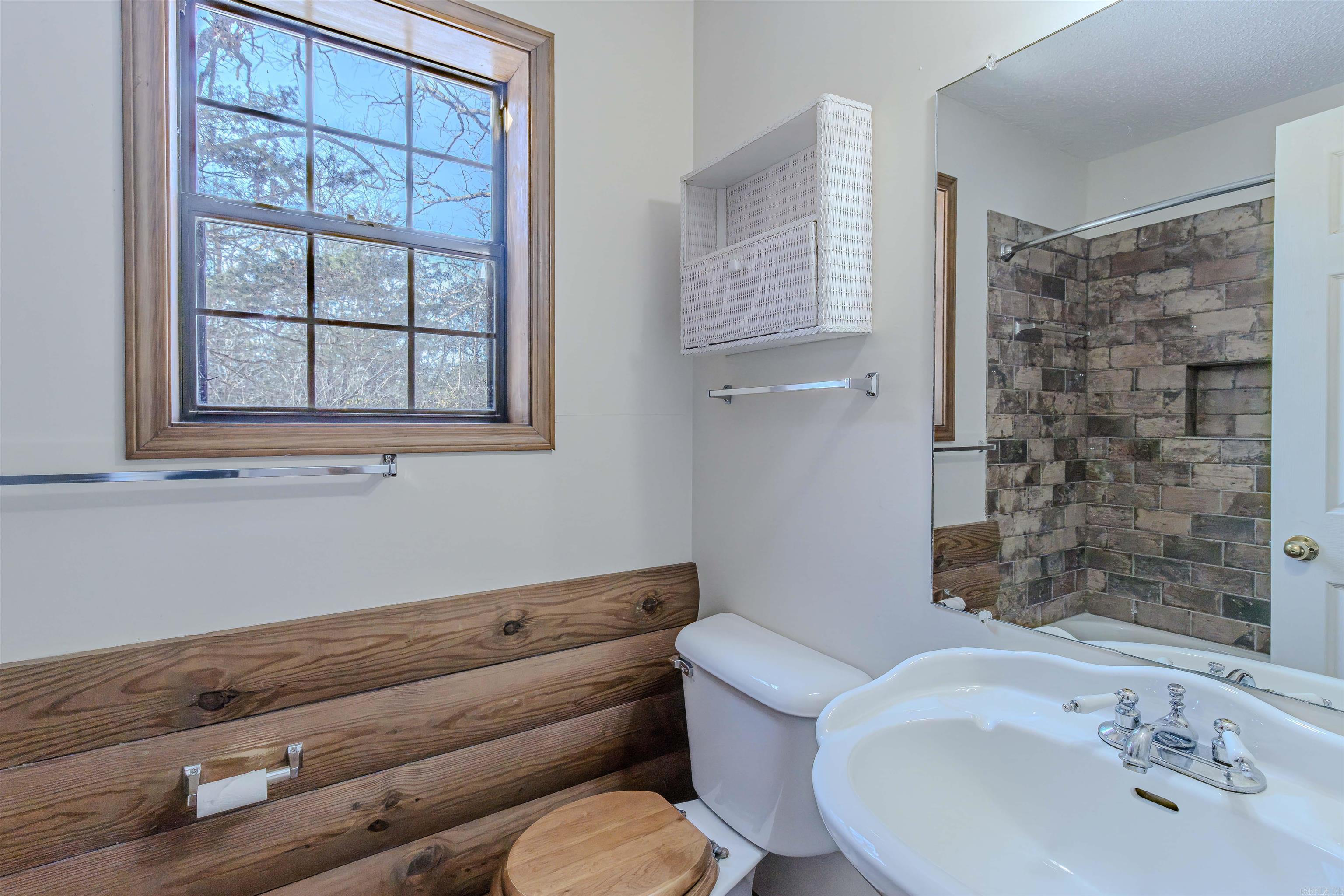 1017 Peace Valley Road Road