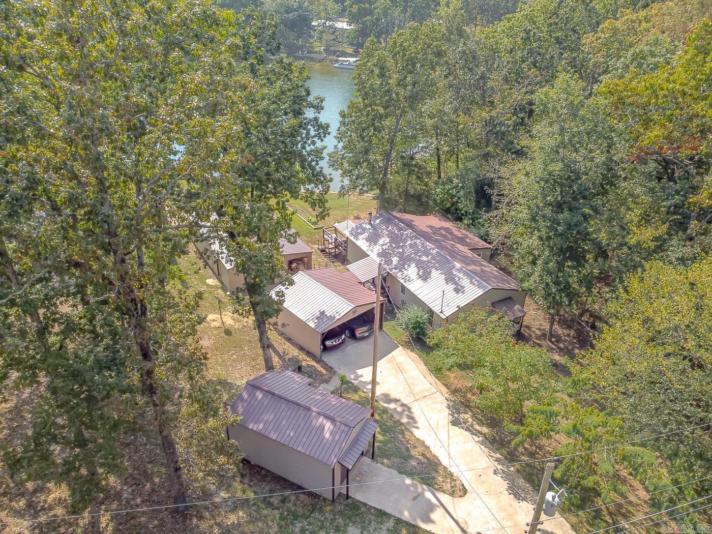21 W Lakeshore Dr