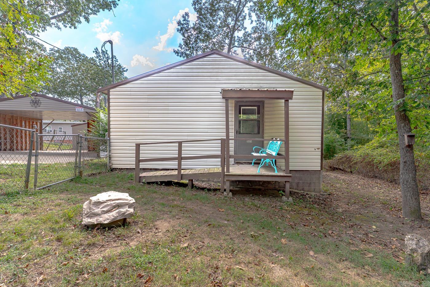 21 W Lakeshore Dr