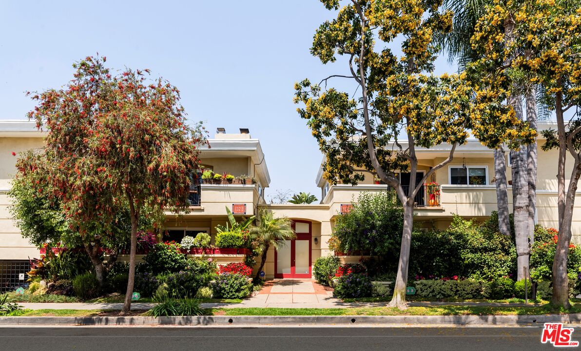 1333 Yale St Unit: 8