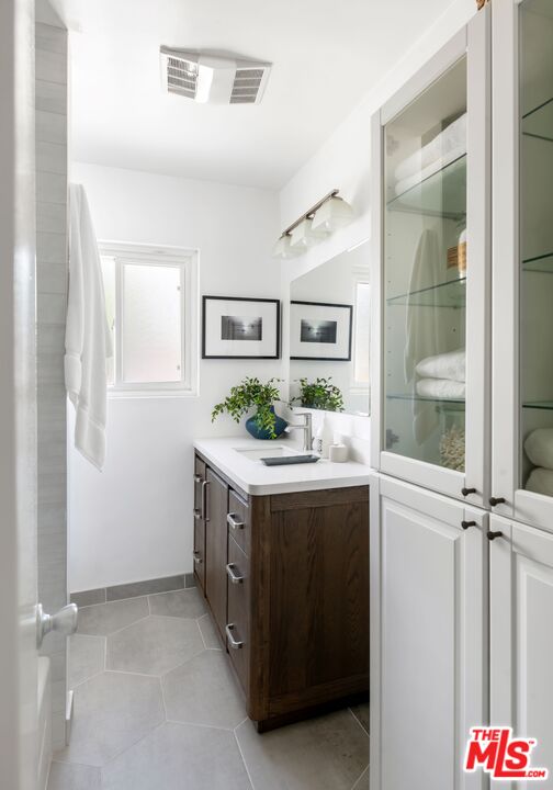 1333 Yale St Unit: 8