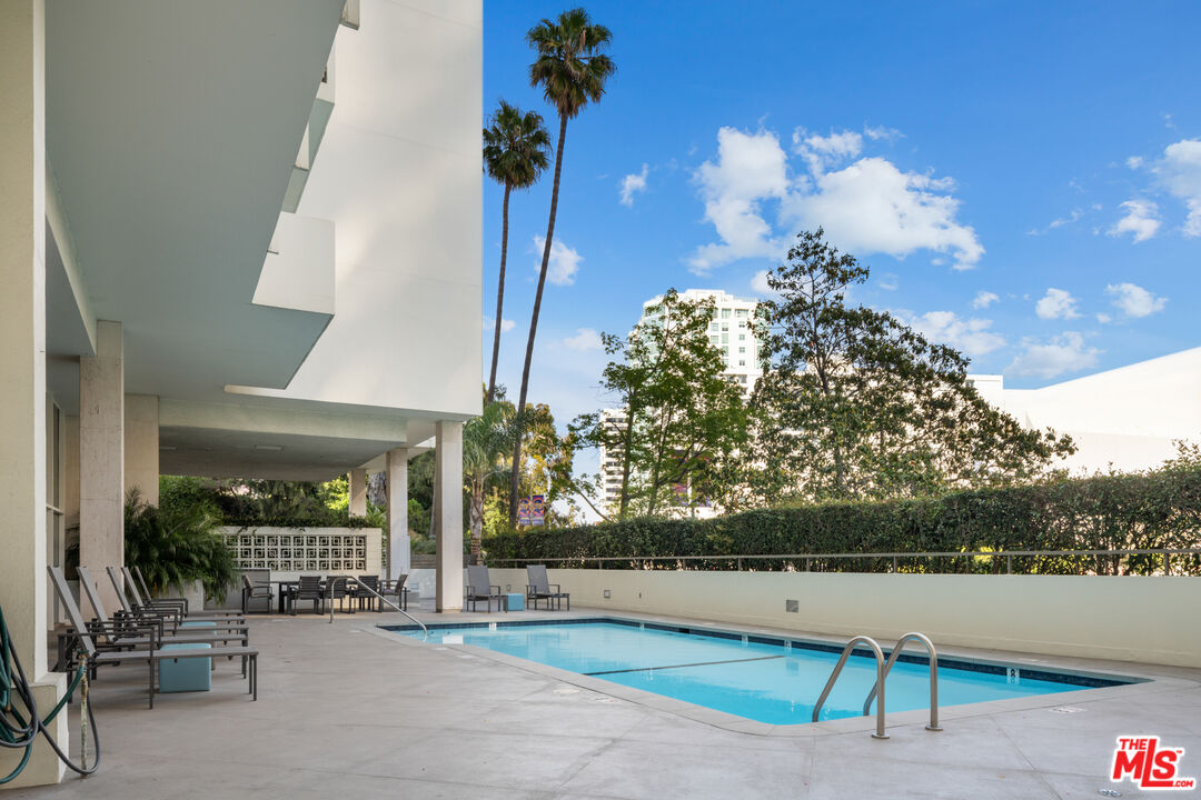 10433 Wilshire Blvd Unit: 302