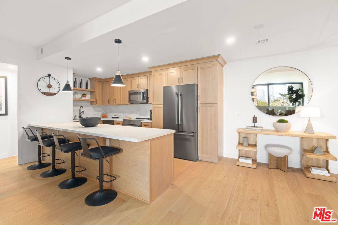 10433 Wilshire Blvd Unit: 302