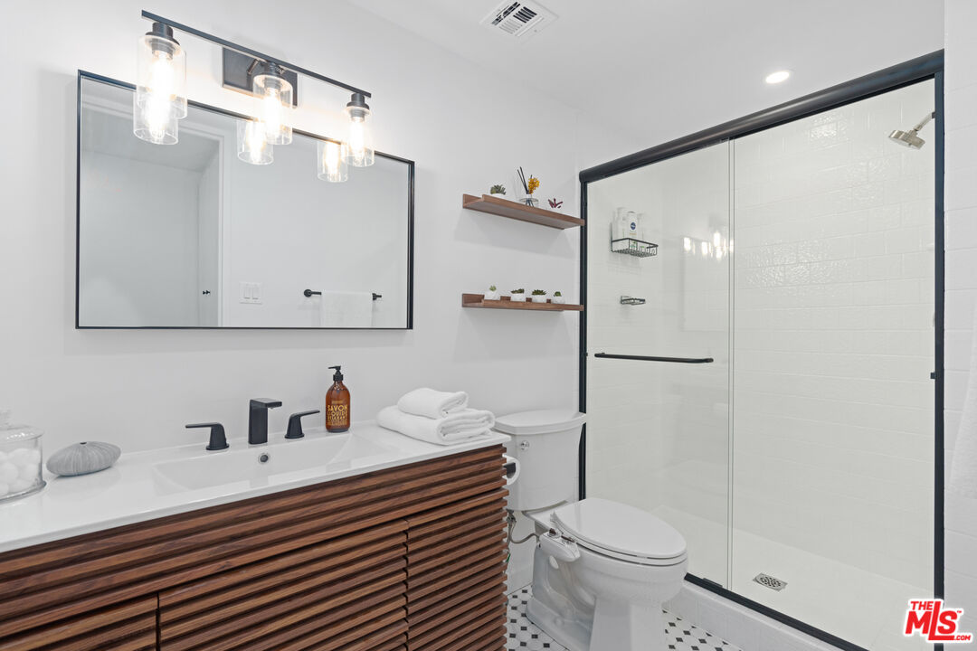 10433 Wilshire Blvd Unit: 302