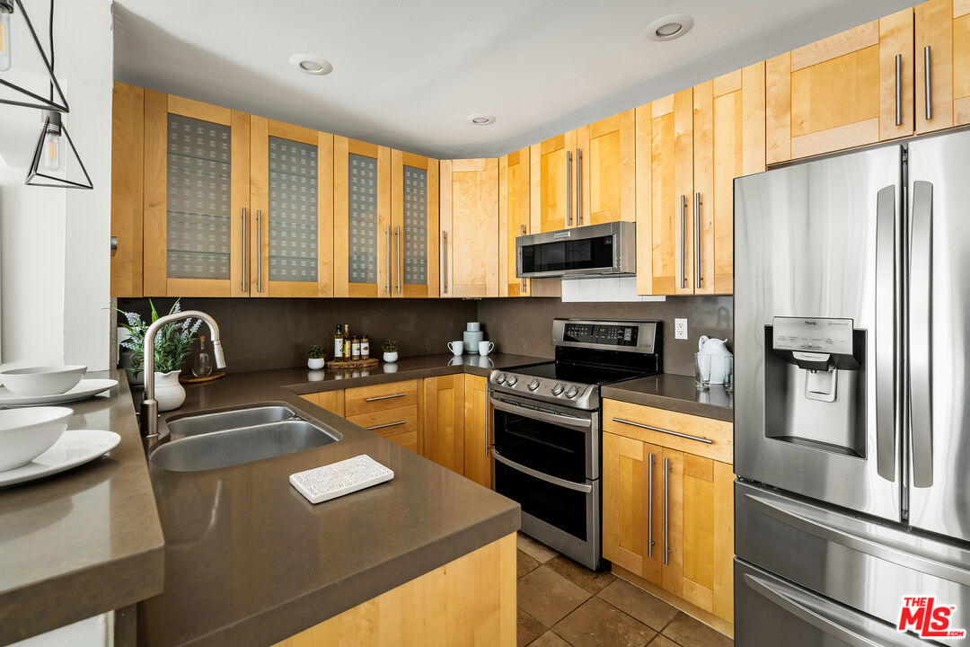11750 W Sunset Blvd Unit: 419