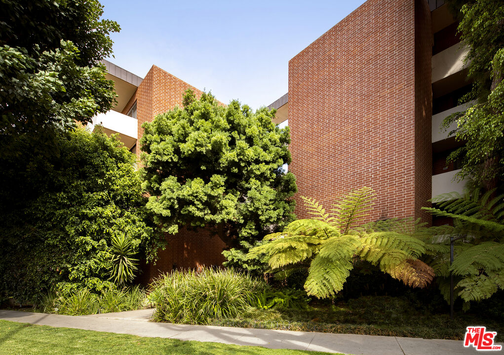 11750 W Sunset Blvd Unit: 419