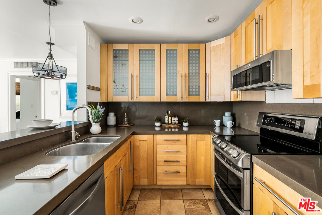 11750 W Sunset Blvd Unit: 419