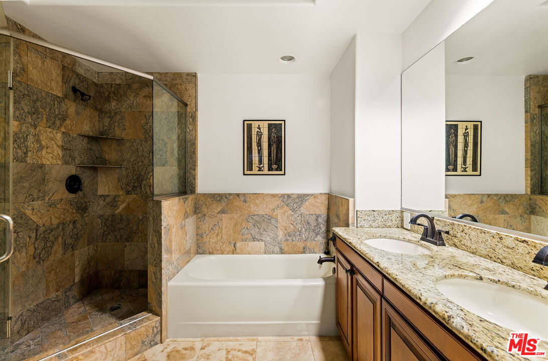 11633 Chenault St Unit: 102