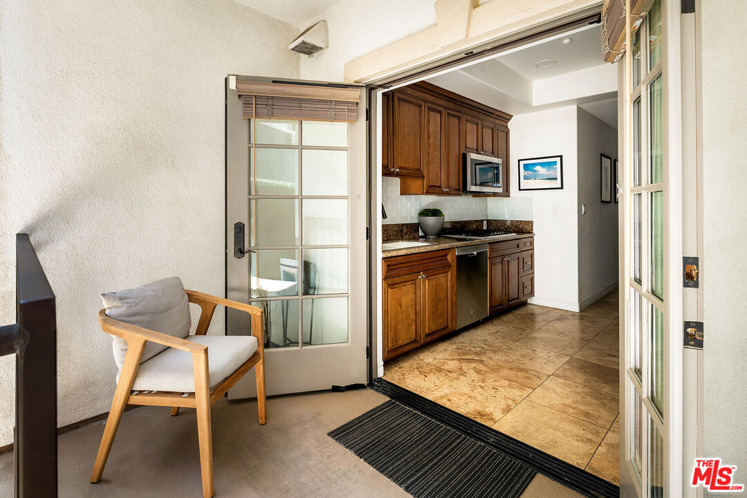 11633 Chenault St Unit: 102