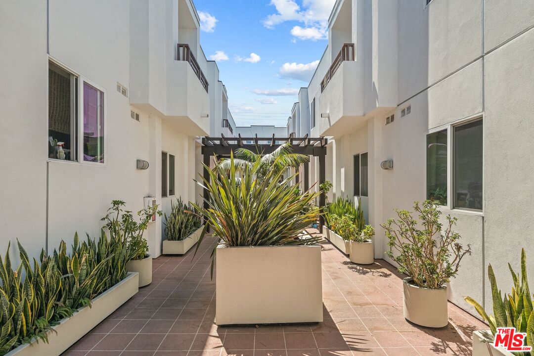 2512 28th St Unit: 104