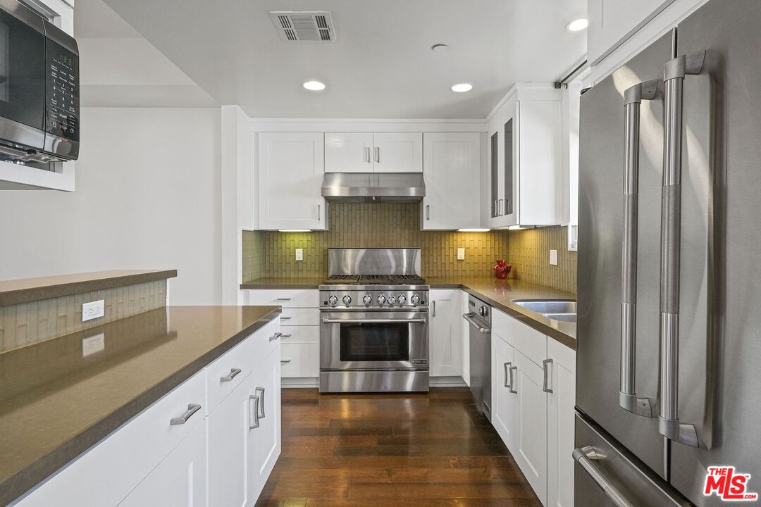 2512 28th St Unit: 104
