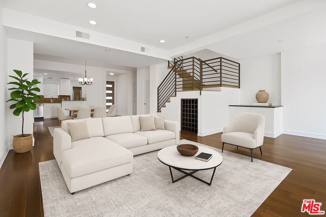 2512 28th St Unit: 104