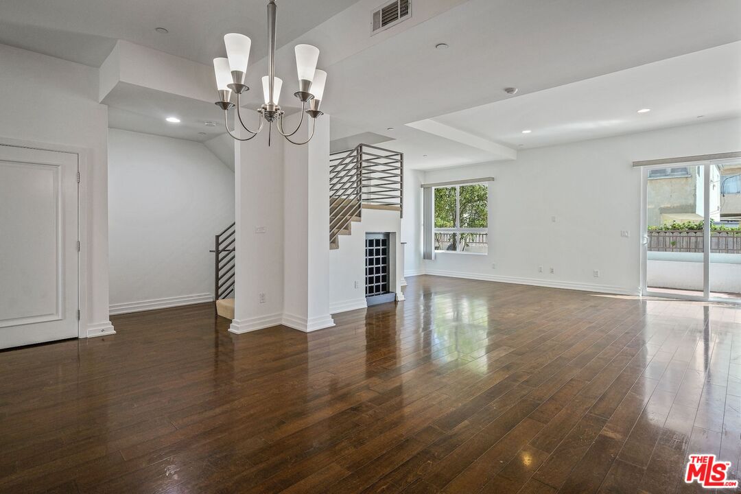 2512 28th St Unit: 104