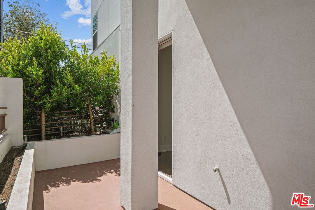 2512 28th St Unit: 104
