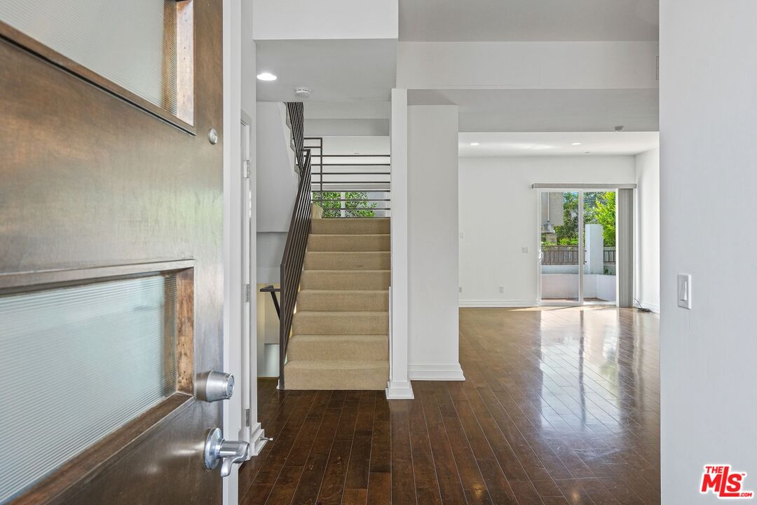 2512 28th St Unit: 104