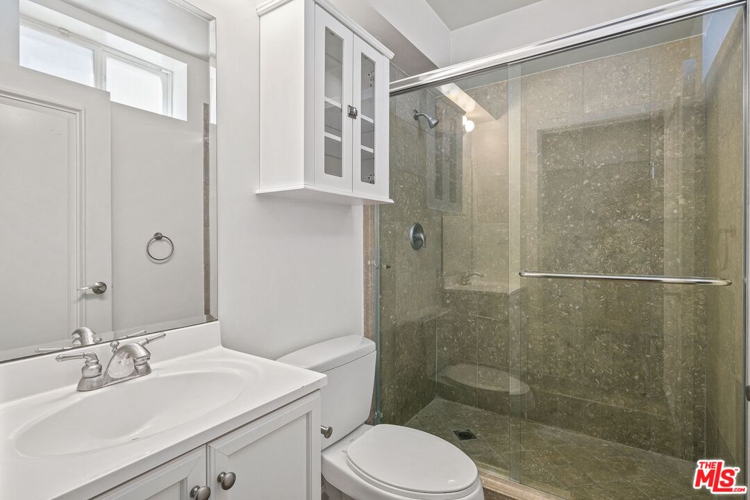 2512 28th St Unit: 104