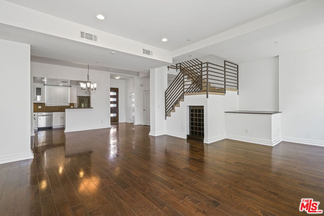 2512 28th St Unit: 104